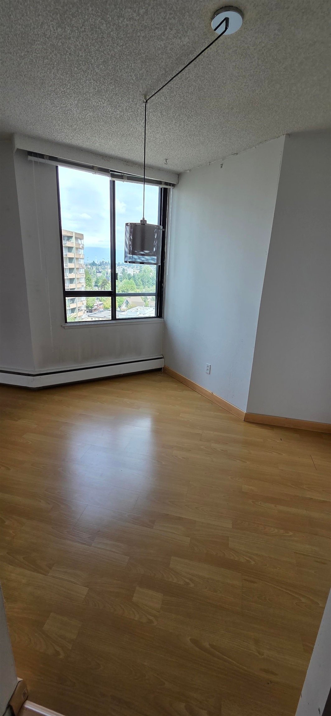 1103-710 Seventh Ave