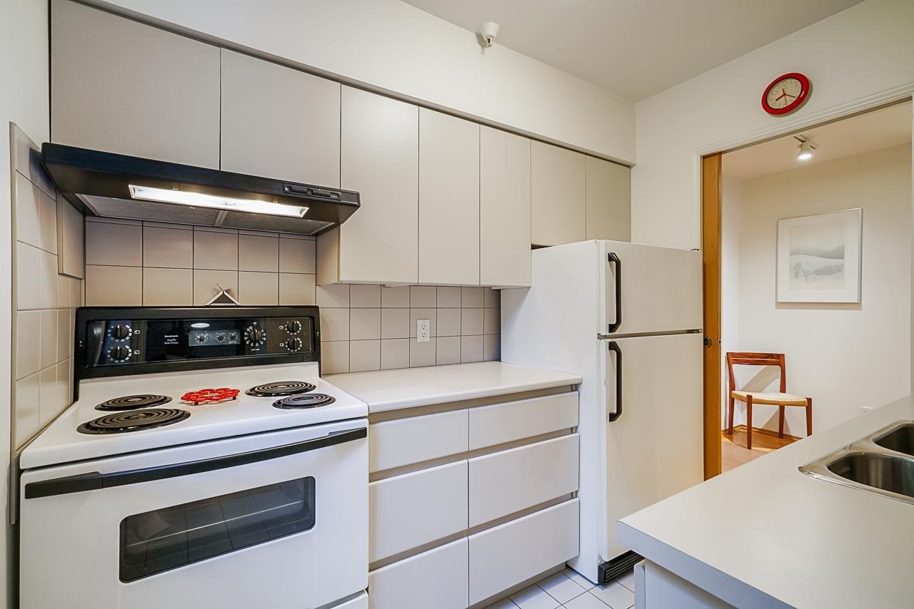 101-1737 Duchess Avenue, West Vancouver