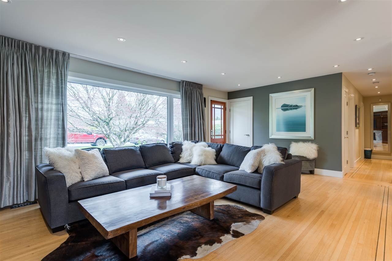 2402 Lauralynn Dr