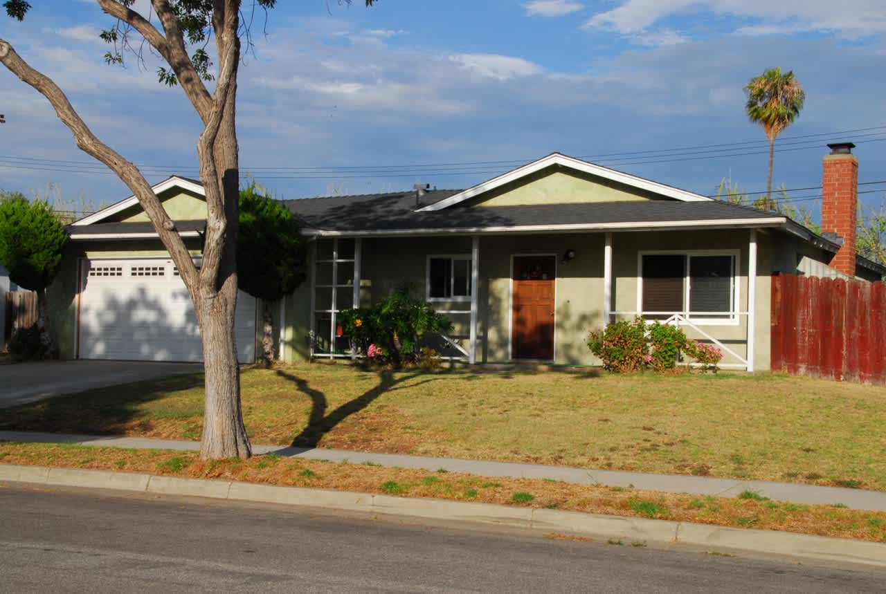 1346 Sterling Ave