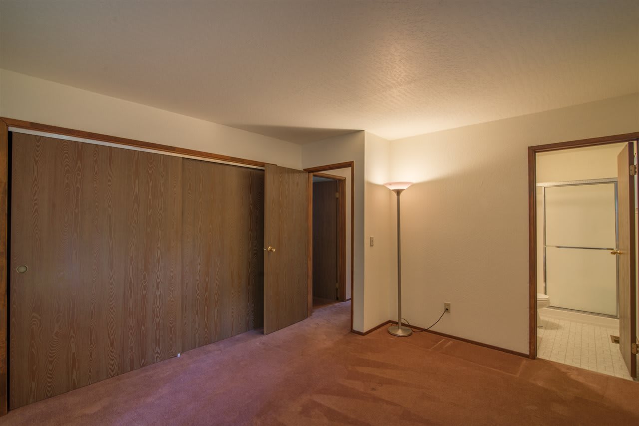 13995 Pathway Ave