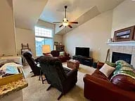 210 NW Terre View Dr #E