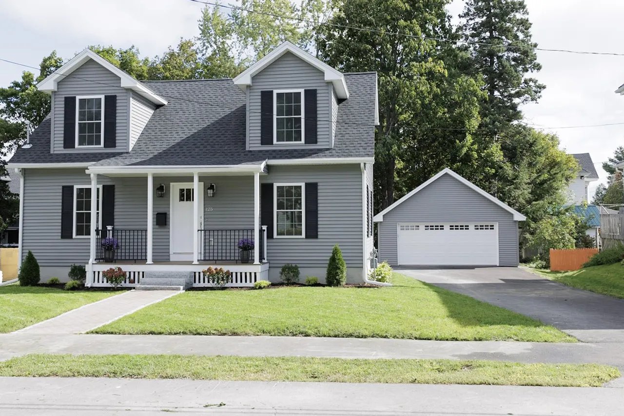 New Listing! 125 Grant Street, Bangor, Maine – $459,000