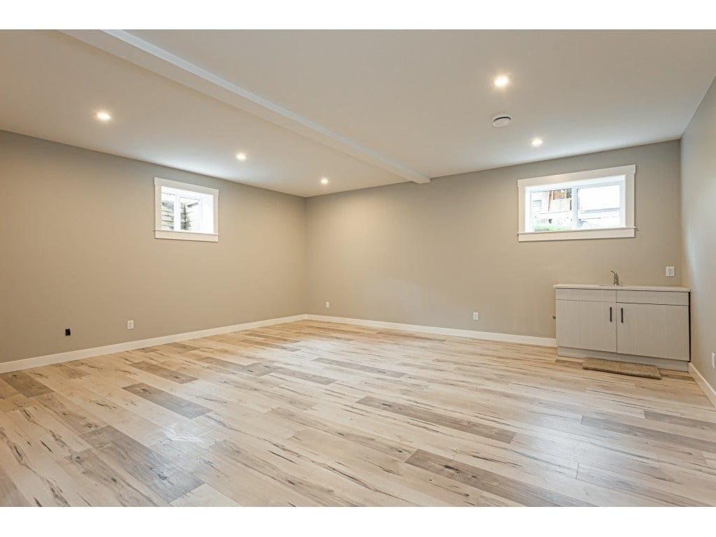 32-8295 Nixon Rd