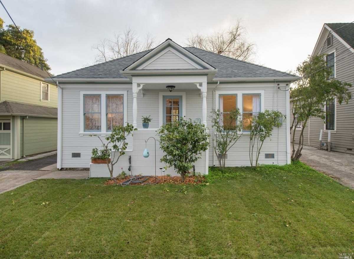 11 Fair St
