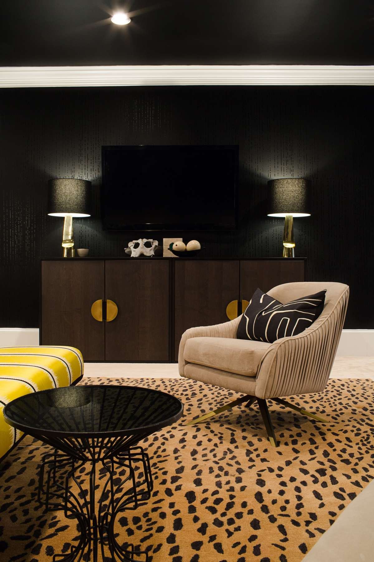 House Tour: A Sumptuous Suite