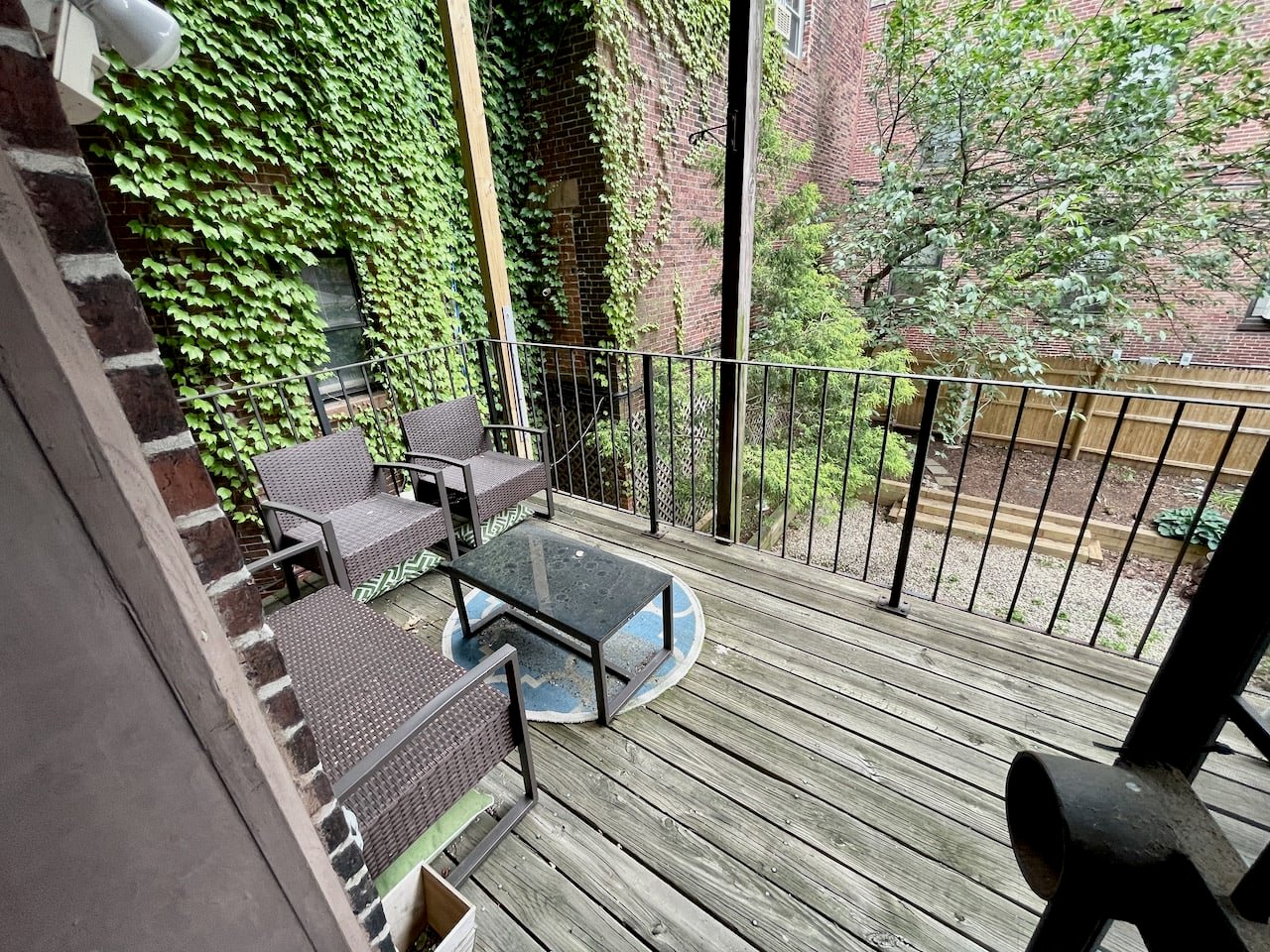 Mass Ave @ Shawmut Ave - 2 bed 1 bath w. Laundry and Deck! September! 