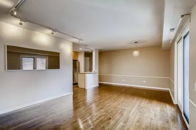 2045 N Larrabee St 7201