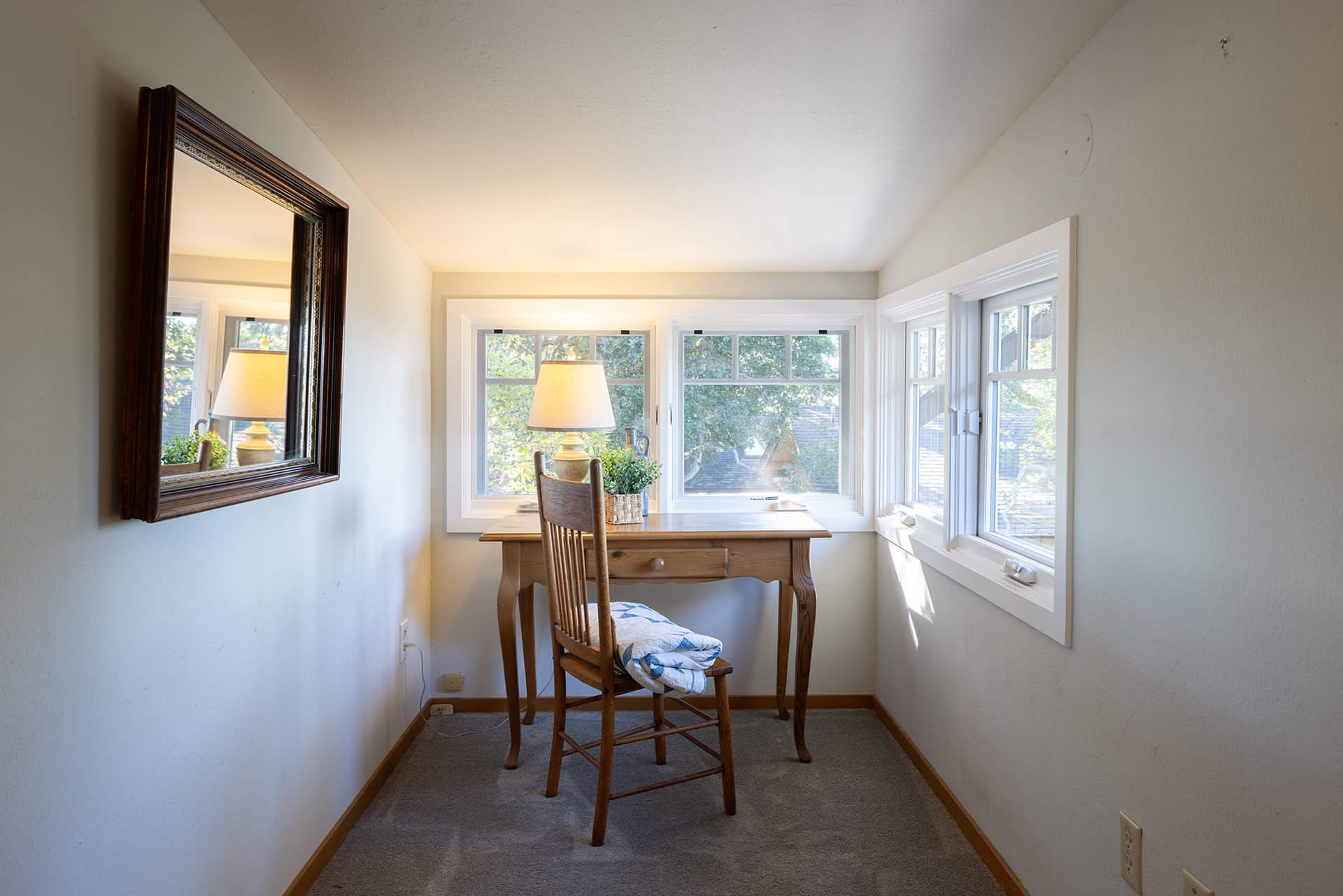 Spacious Carmel Cottage - Monte Verde & 7th SWC