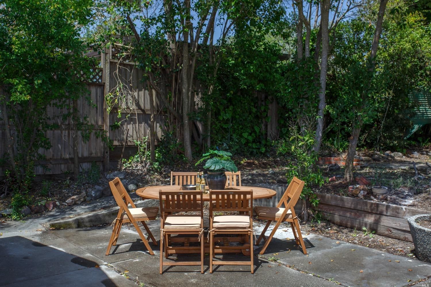 648 Peach Street, Novato