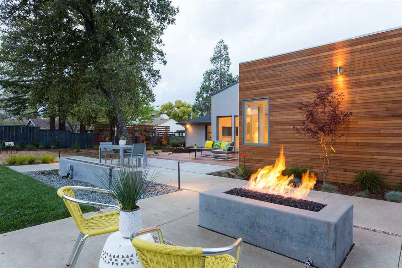 107 ROBERTA AVE