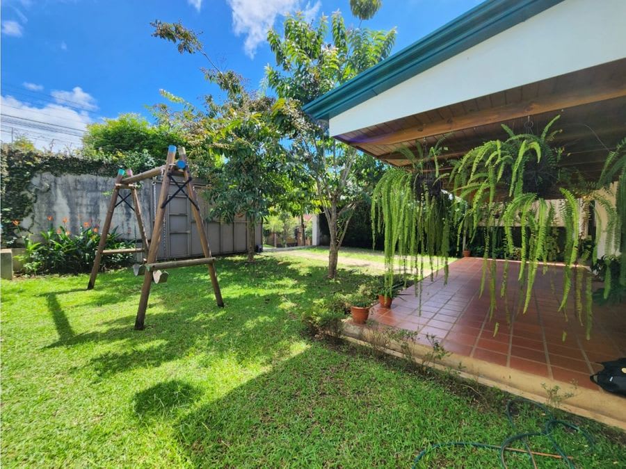 SE Vende Una Hermosa Casa Ubicada en San Isidro General