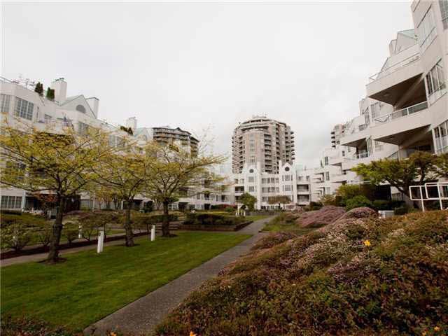 423-1150 Quayside Dr