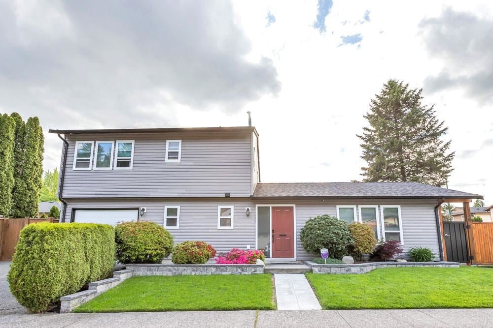 1158 Esperanza Dr