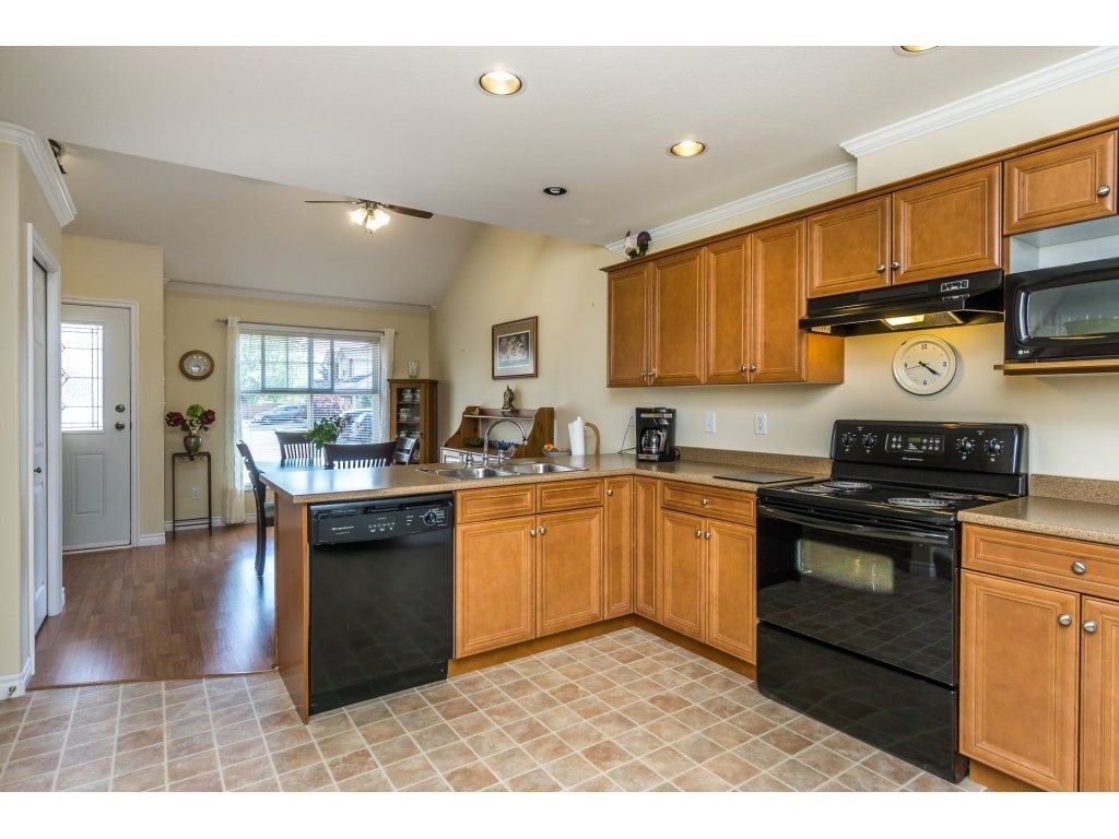 37-7475 Garnet Dr