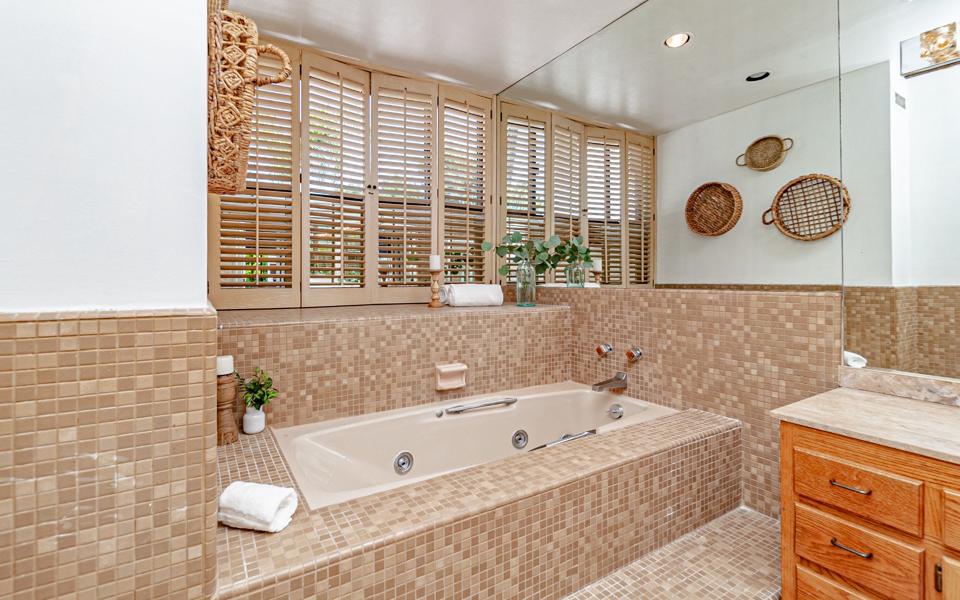 5534 Azure Way