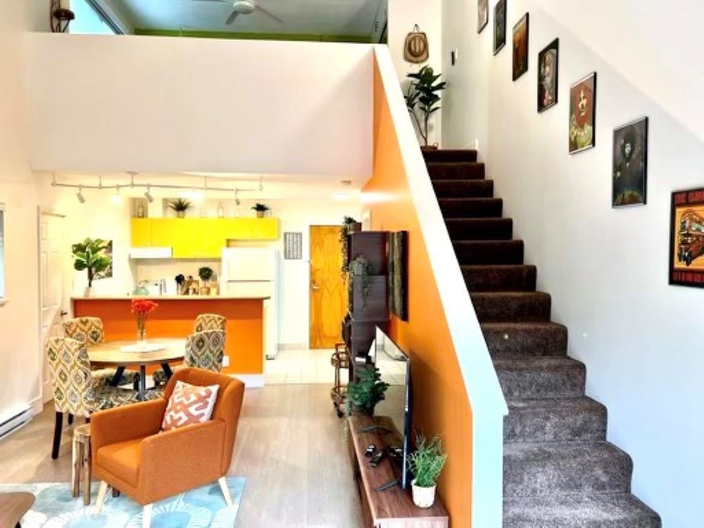 303-2458 York Ave Ave