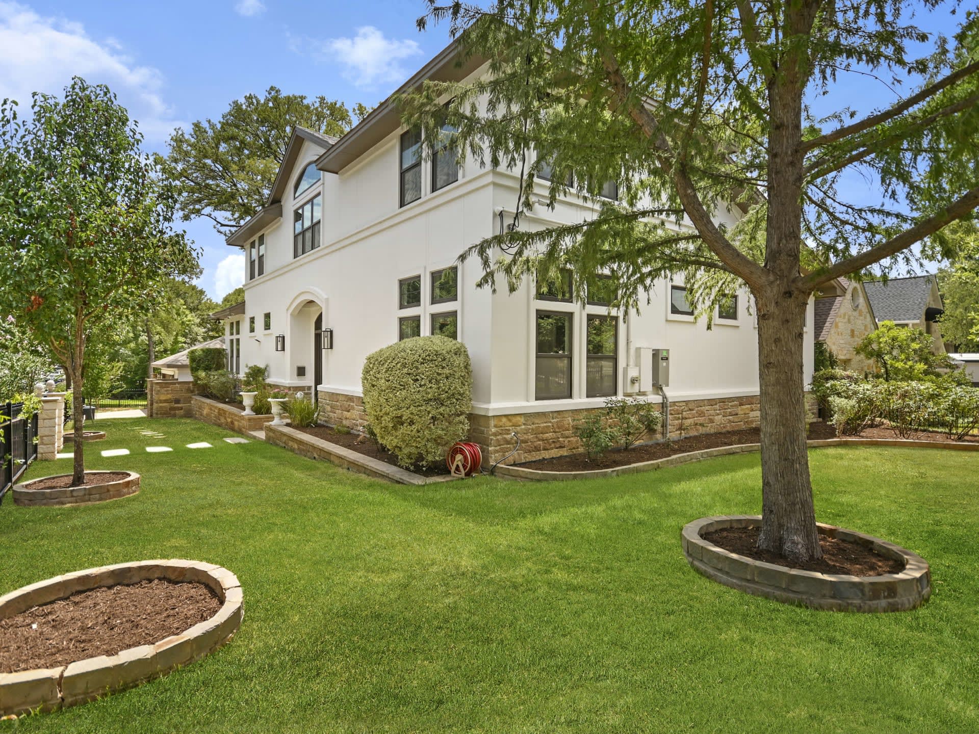 2212 Mountain View Rd