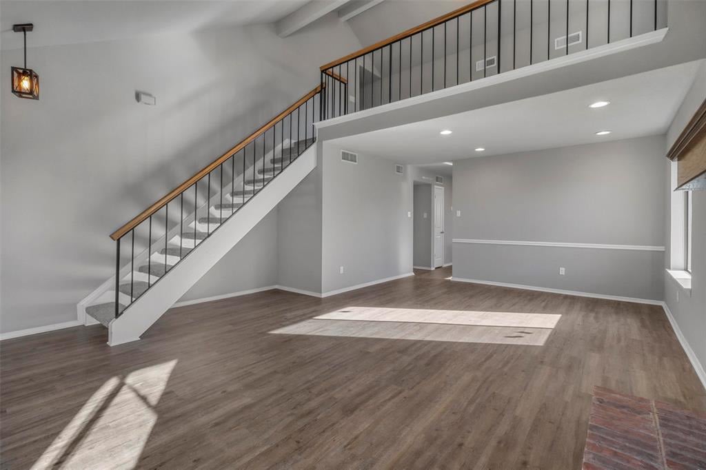 3208 Redwood Street