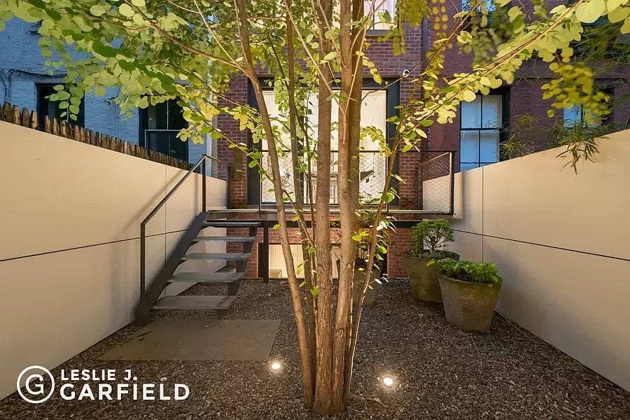 141 East 18th St