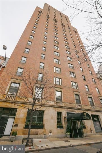 2031-35 Locust St Unit: 1704