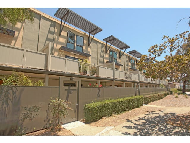 7105 Admiralty Ln