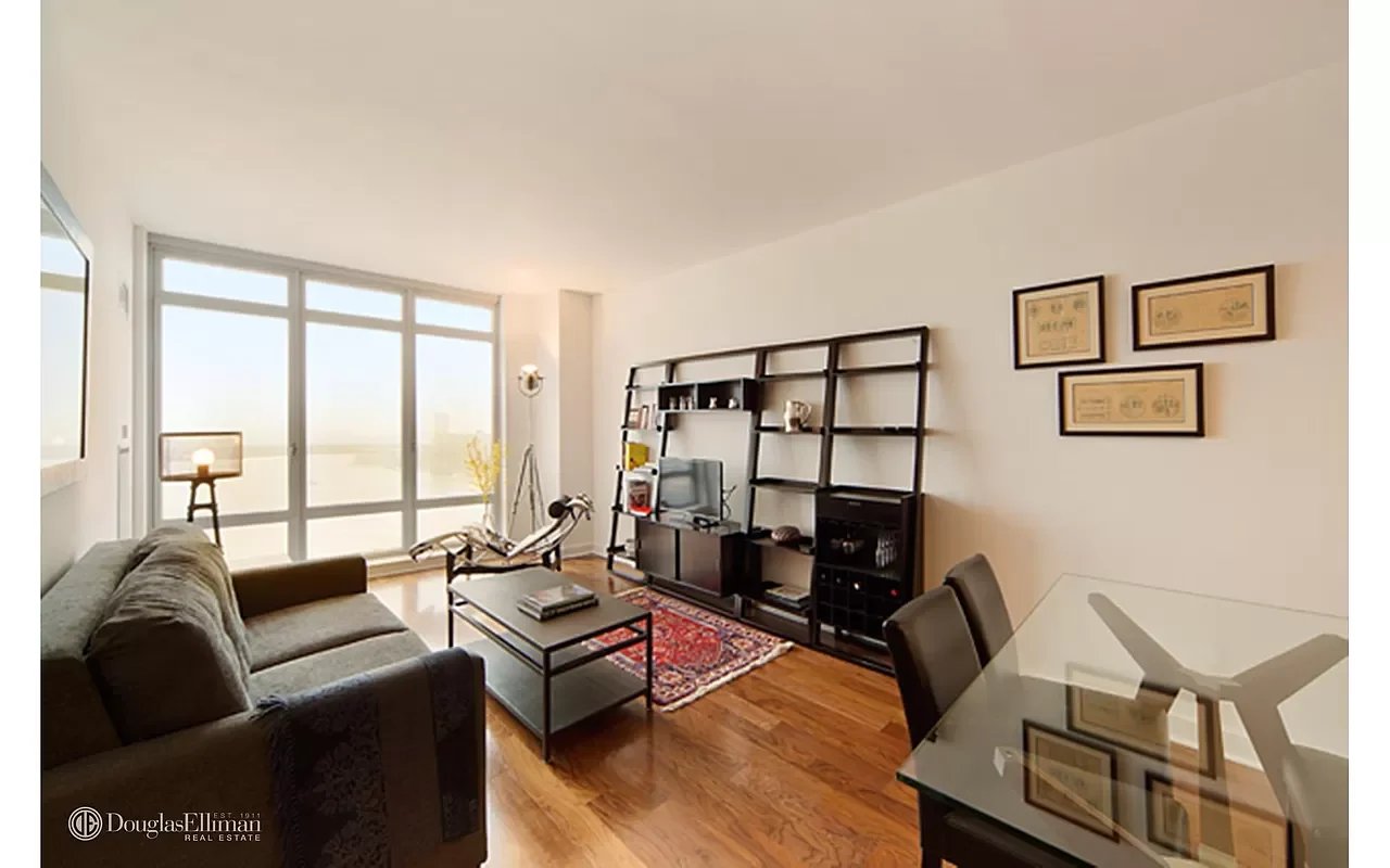 164 Kent Avenue Unit: 26C