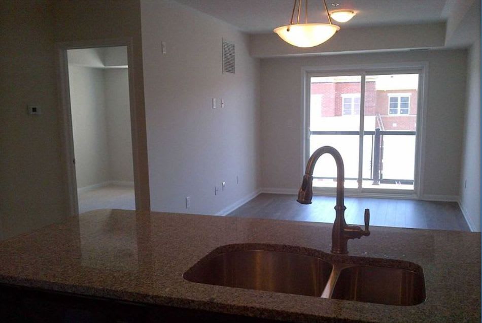 70 Baycliffe Cres Unit: 302