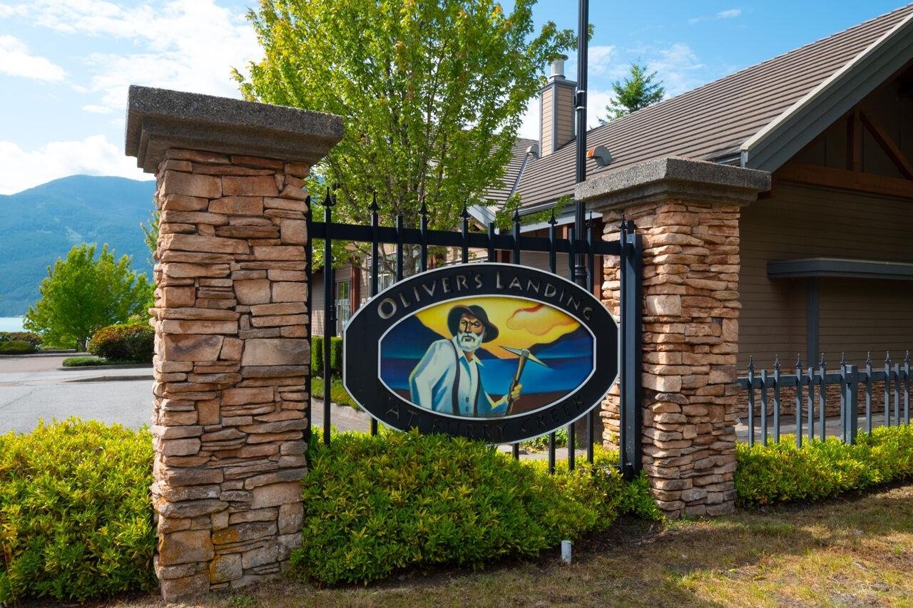 15 Beach Dr
