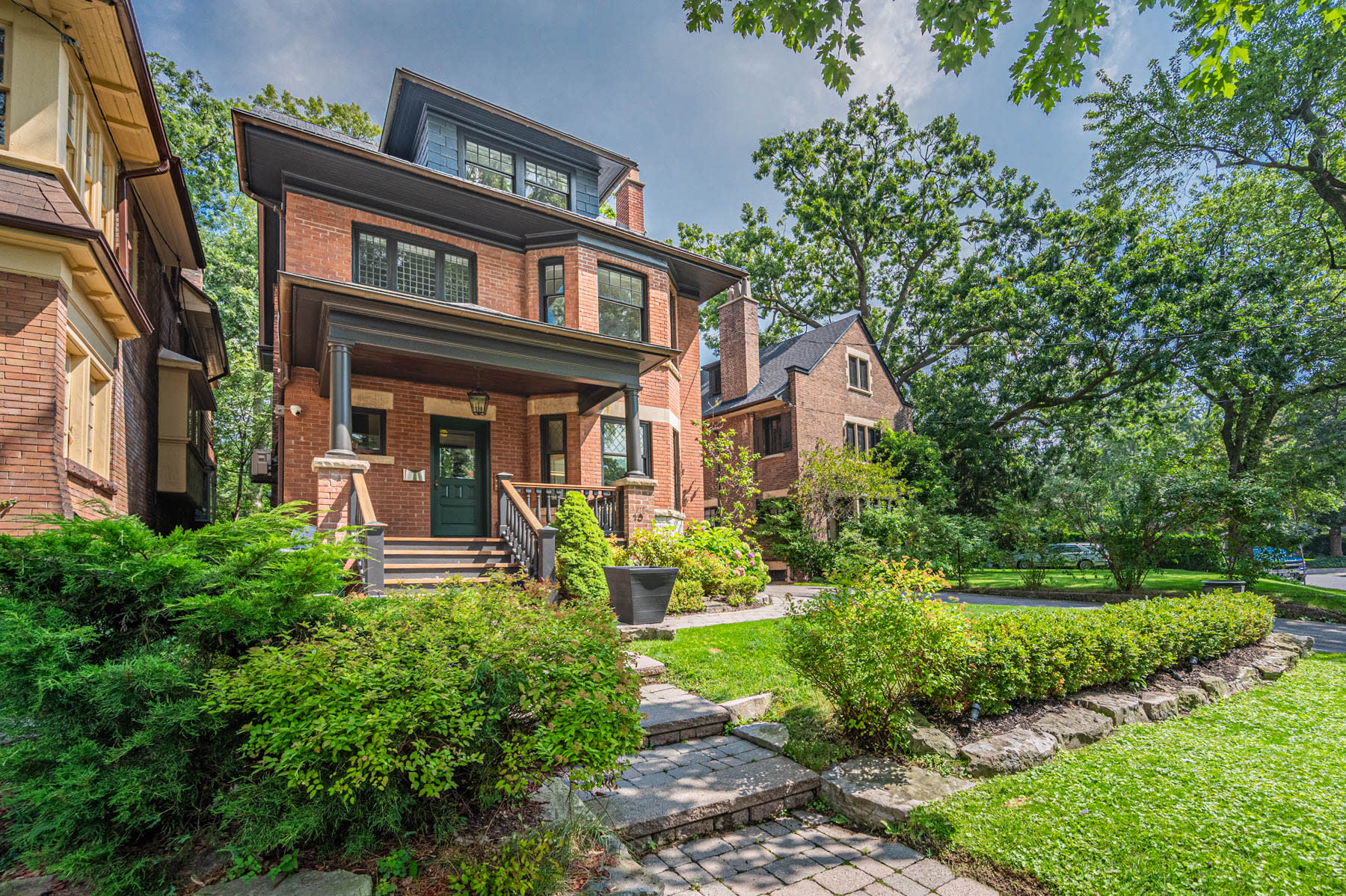 18 Castle Frank Cres