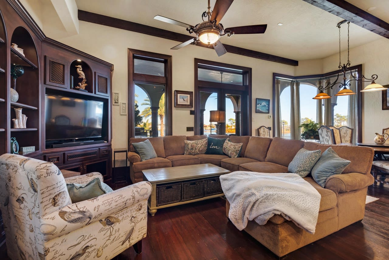 5236 Finisterre Drive