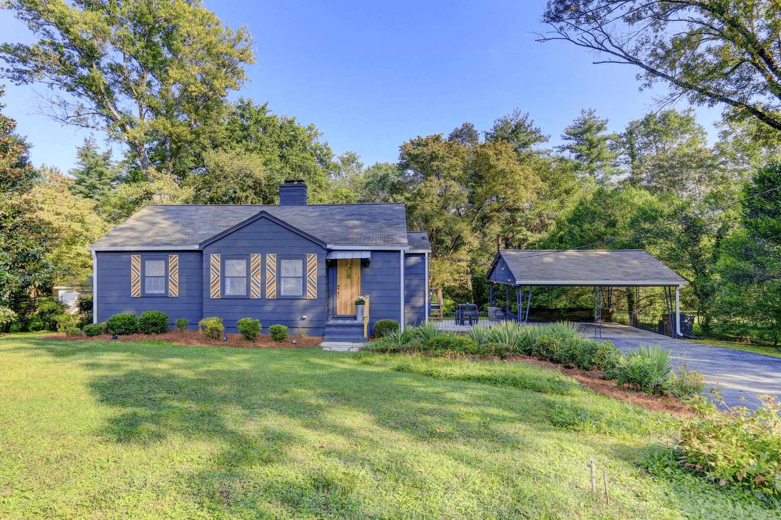5209 Holston Dr