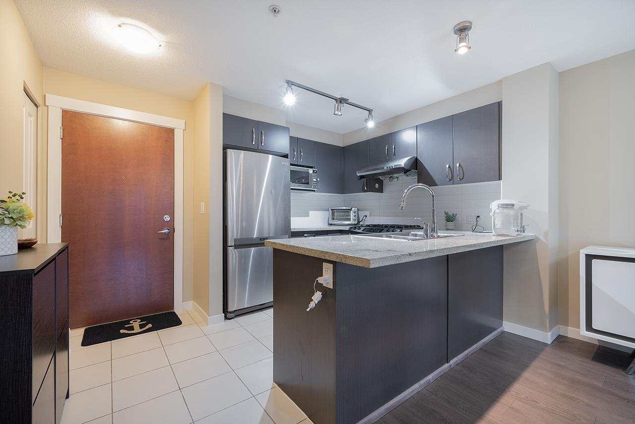 206-9288 Odlin Rd