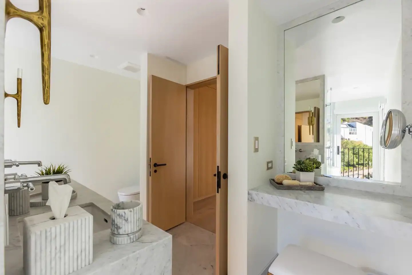 Entire Malibu Estate, 2 Hot tubs, Guest house
