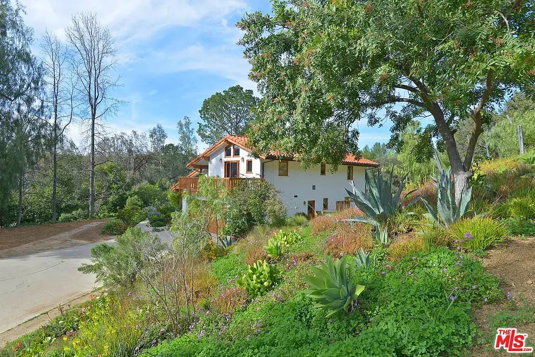2638 Ladybird Dr, Calabasas
