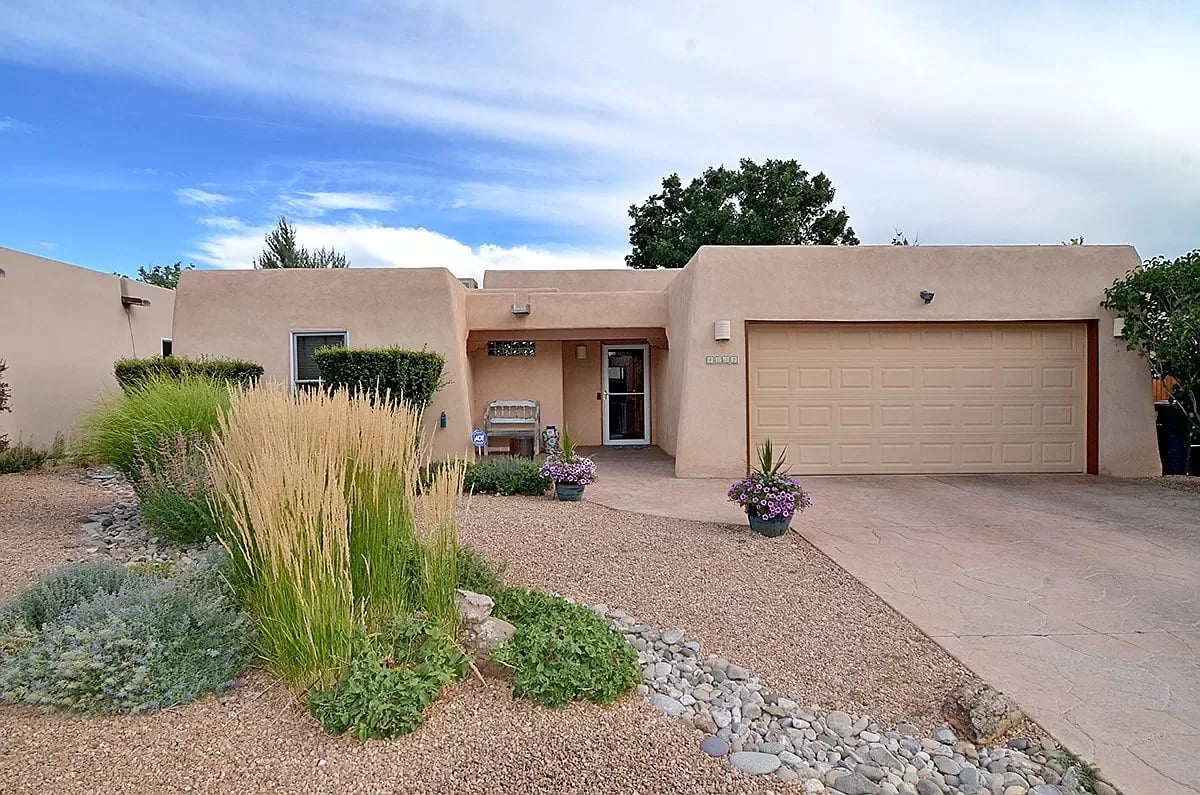 4002 Painted Pony Cir