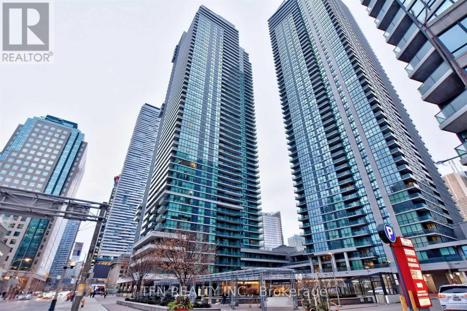 33 Bay St, Unit 302