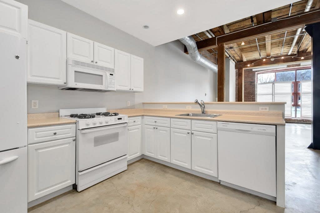 37 Millyard Amesbury Ma, #107