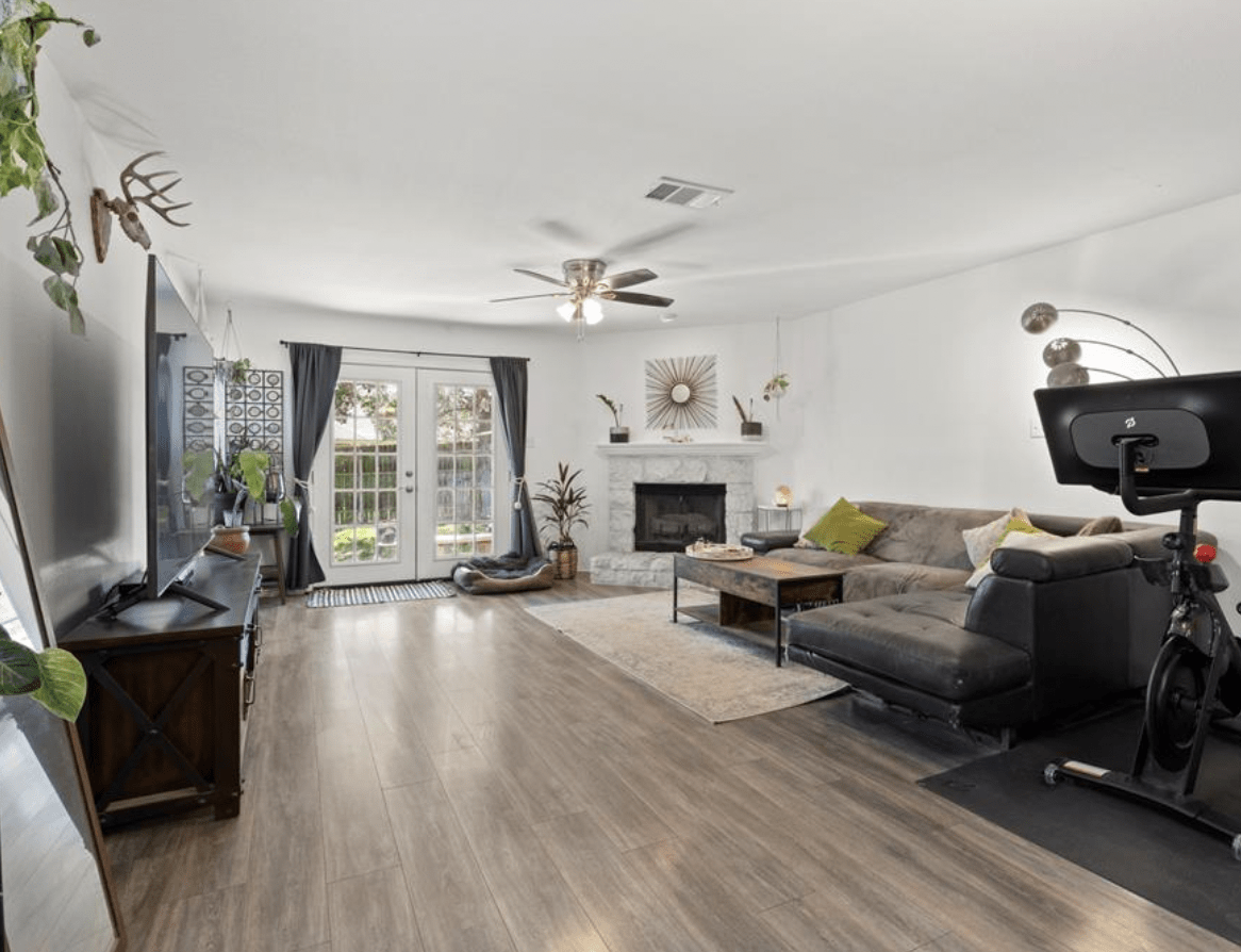 1705 Pannier Lane