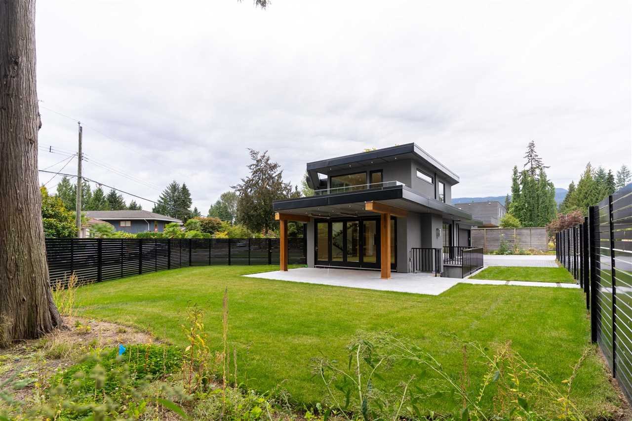 2710 Crescentview Dr