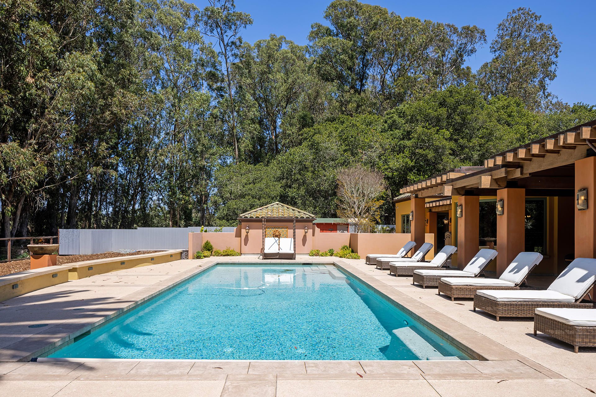 Santa Cruz Masterpiece - 1151 Scholl Lane