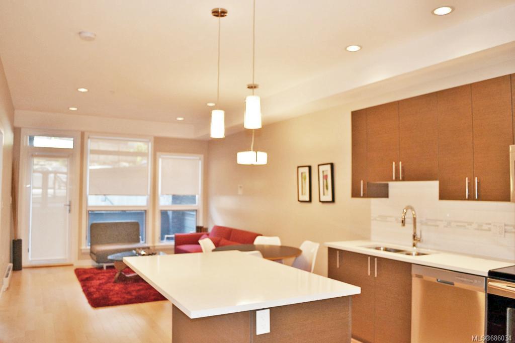 501-924 Esquimalt Rd