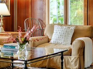 3900 Cadboro Bay Rd