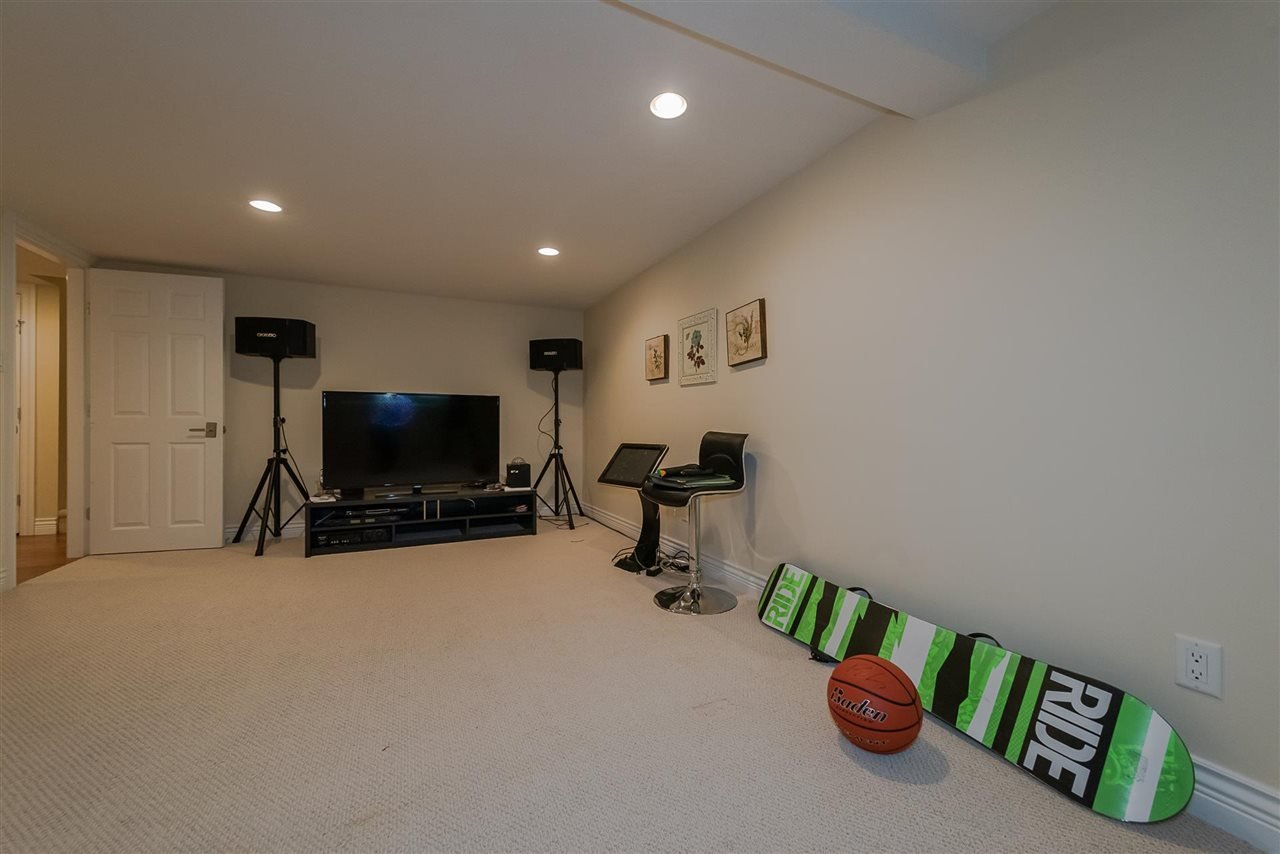 2332 W 47th Ave