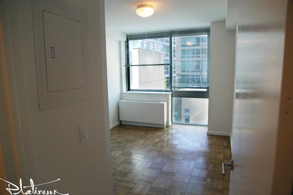 505 West 37th Street, Apt 901
