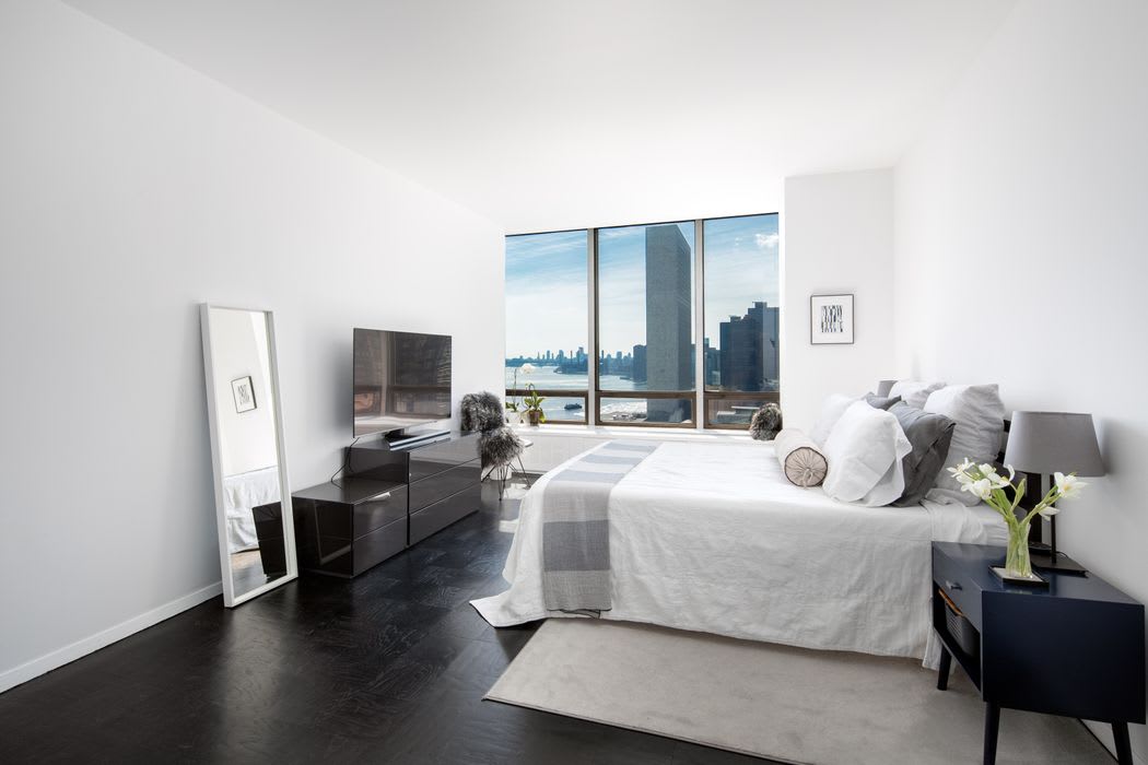 860 United Nations Plaza, Unit 22G