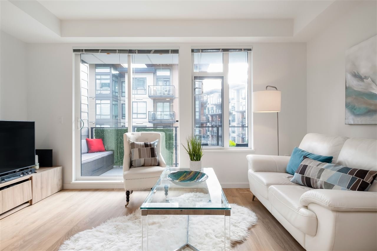 209-725 Marine Dr