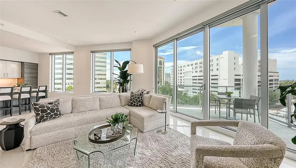 111 S Pineapple Ave #507