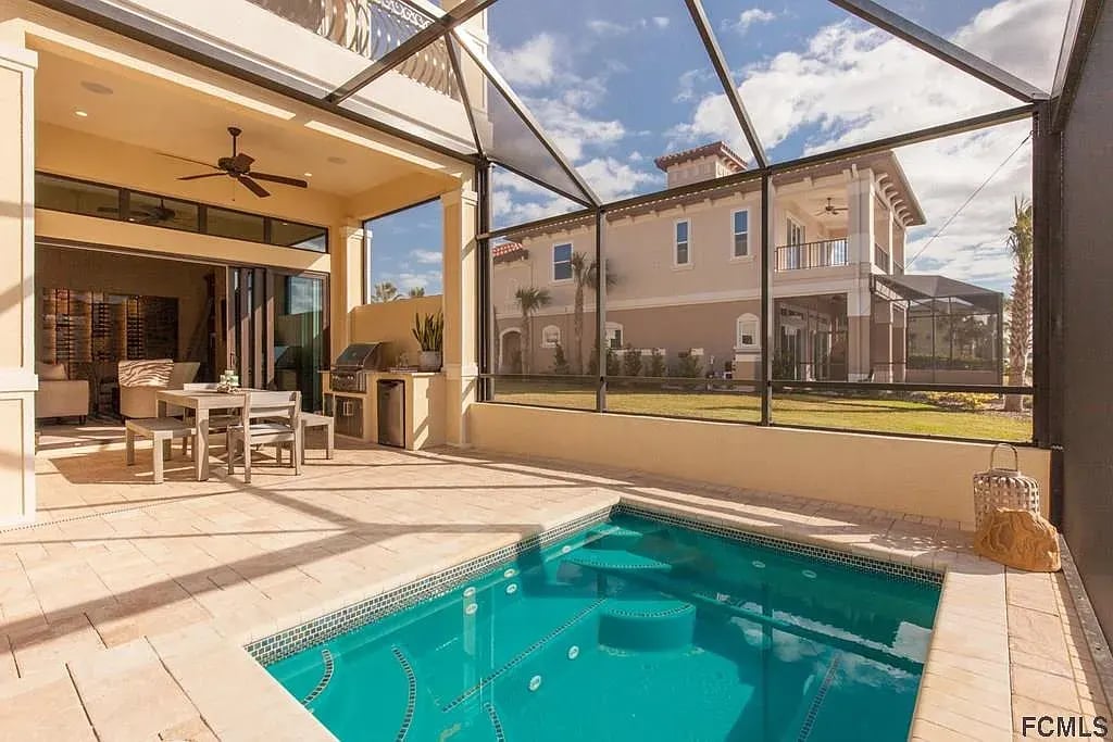 294 Yacht Harbor Dr