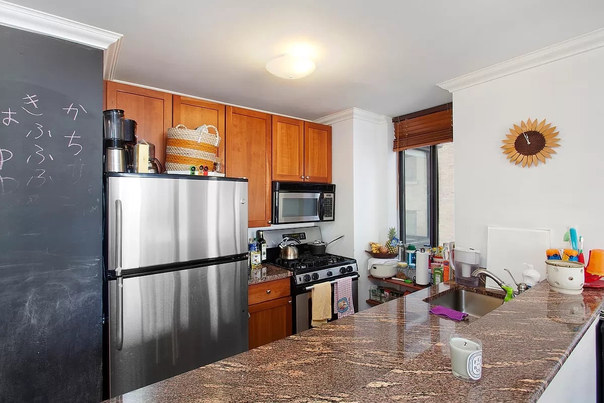 275 West 96th Street Unit: 9D